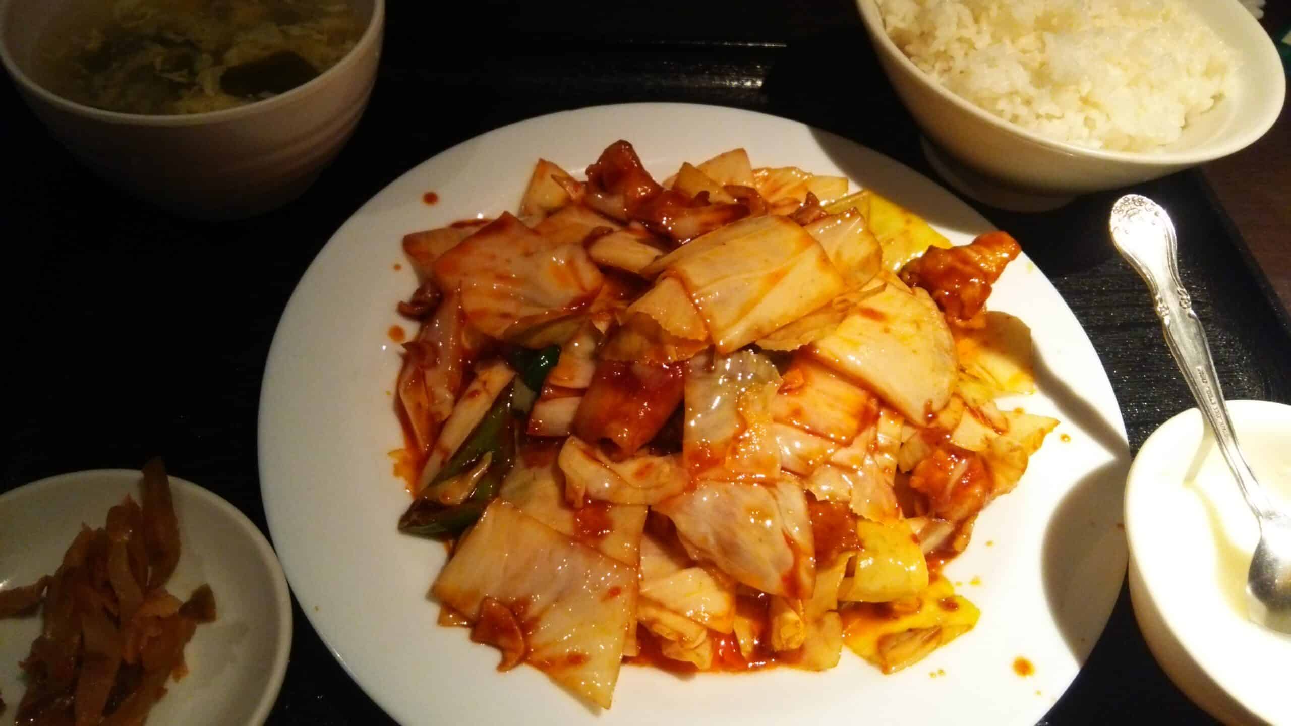 東新宿の庶民的な中華料理さん祥龍房に来ました